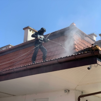 Druckreinigung des Daches