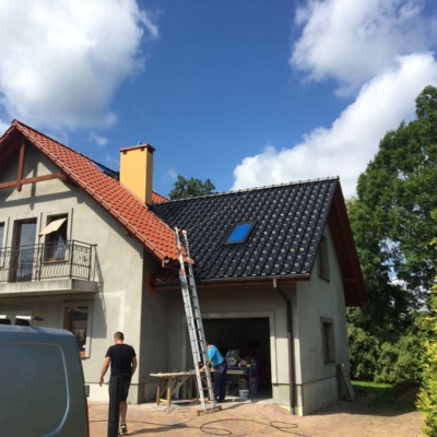 Anstrich von glasierten keramischen Dachziegeln