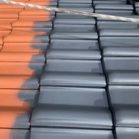 malowanie-dachówki-ceramicznej-angobowanej-na-gorąco-farbą-royal-przez-firmę-biotop Wien dach lackierung und reinigung