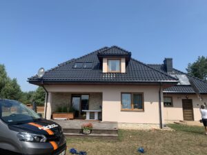 malowanie-dachówki-glazurowanej-szkliwionej-angobowanej-biotop-farba-royal-d0-dachu-na-gorąco-biotop-Sosnowiec-Gliwice-Zabrze.