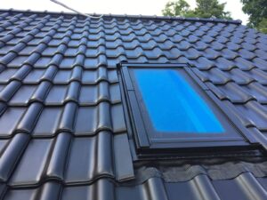 malowanie-dachu-z-dachówek-glazurowanych-angobowanych-Wrocław-Oława