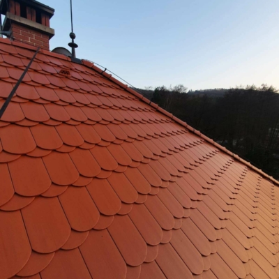 mycie-czyszczenie-impregnacja-dachowki-Krakow-katowice-wroclaw-biotop- dachowek-dachu (5) Czerwony dach - Fragment pomalowania