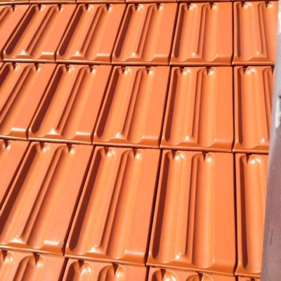 8E7A80A0-06C2-4941-AFC8-391B1673E7D1 Imprägnierte rote Dachziegel