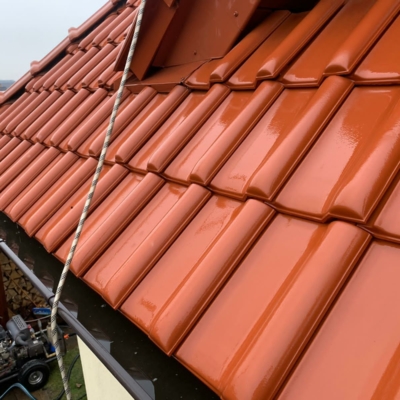 Impregnacja dachówki Imprägnierung von glasierten anglaisierten Tondachziegeln in Krakau