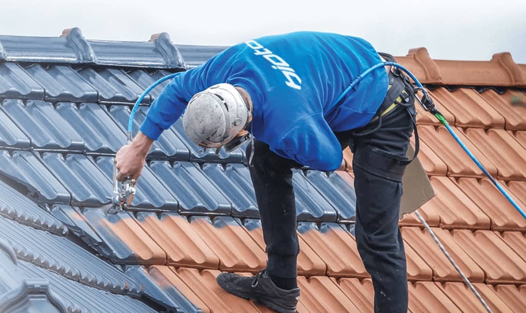 Anstrich der Dachziegel