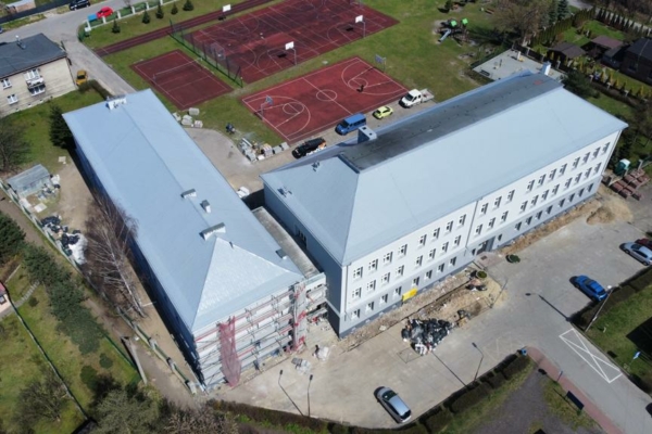malowanie dachu szkoły Sosnowiec