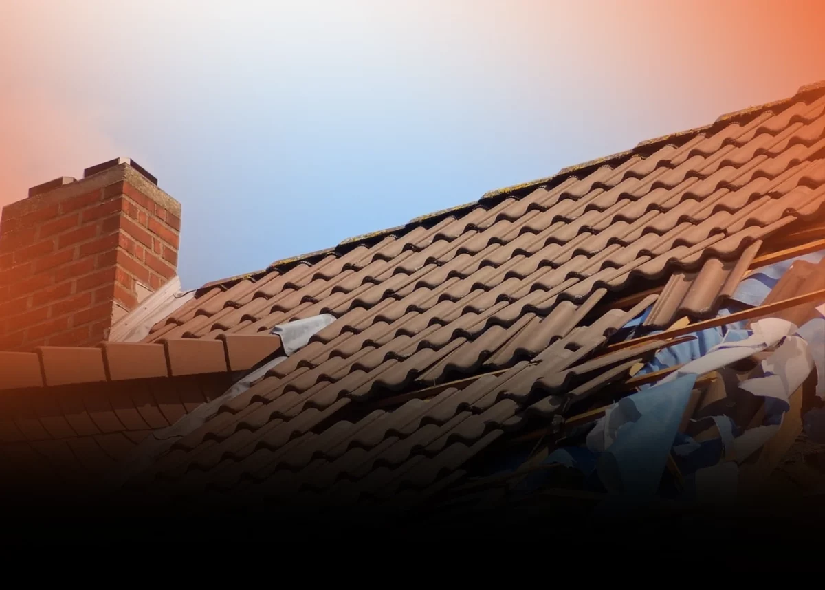 Starke Winde – Wie kann man das Dach vor Schäden schützen?