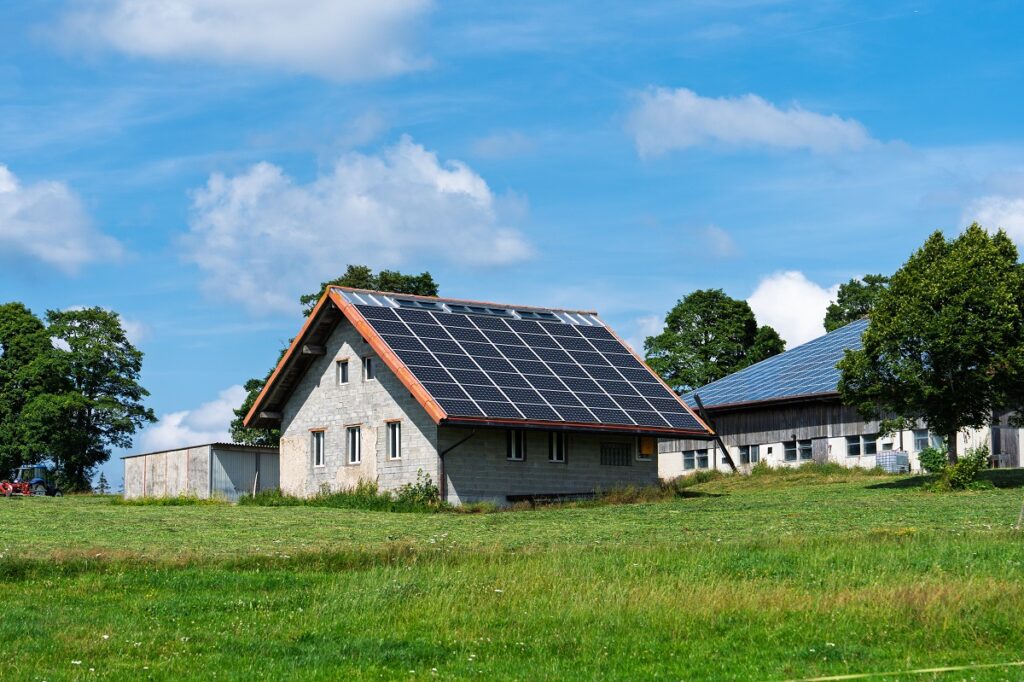 Haus mit Photovoltaikmodulen