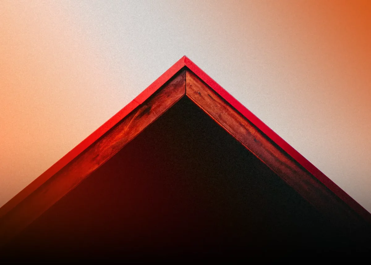 Womit deckt man ein einfaches Satteldach am besten?