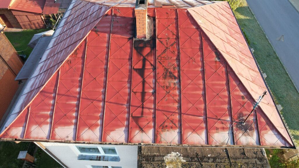 Kreidung von Dachfarben – was ist das? Wie reparieren und vorbeugen?